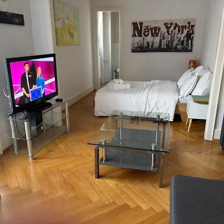 6 Minutes Walking From Railway Station Apartment