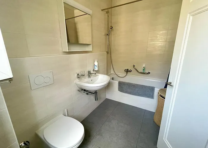 6 Minutes Walking From Railway Station Lozanna