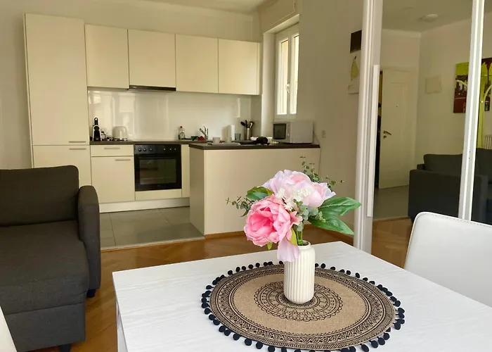 Apartment 6 Minutes Walking From Railway Station